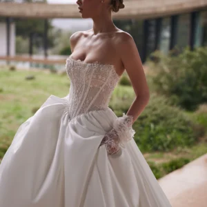 Brudklänning Aimee från Eva Lendel