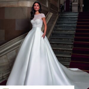 Crudklänning close från Pronovias